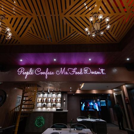 Hotel Emerald Inn Bhopal Bagian luar foto