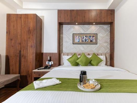 Hotel Emerald Inn Bhopal Bagian luar foto