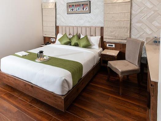 Hotel Emerald Inn Bhopal Bagian luar foto